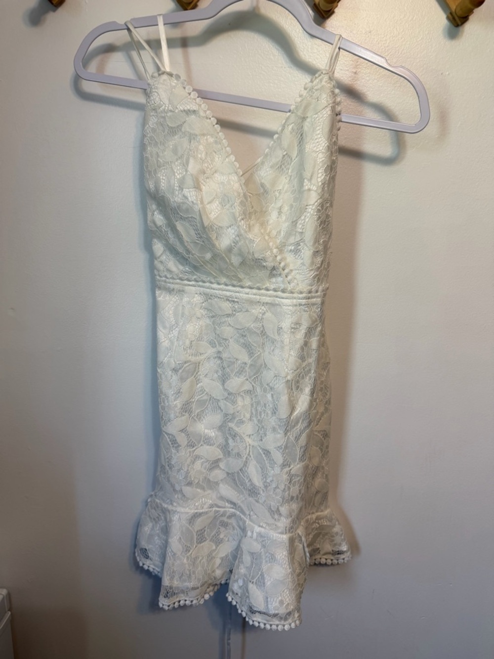 Hello Molly NWT Eyes On Me White Lace Backless Dress Size 6 Beach Bridal Sexy - Picture 3 of 10